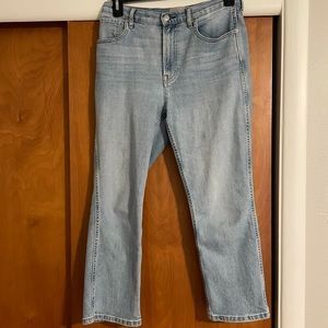 Cropped jeans, light wash, size 29, material has a little stretch